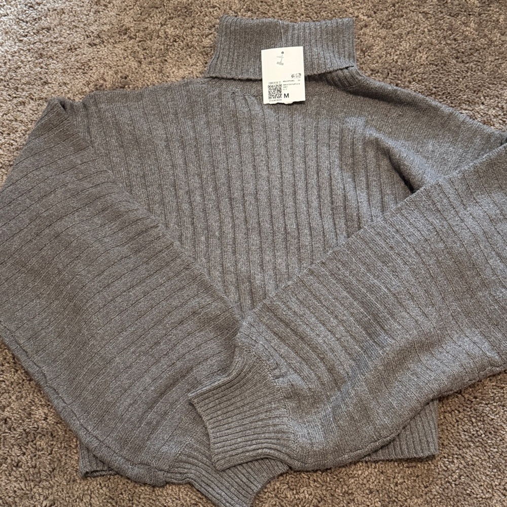 Cropped Forever 21 Charcoal Ribbed Turtleneck